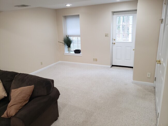 Building Photo - 3225 Magnolia Ridge Rd