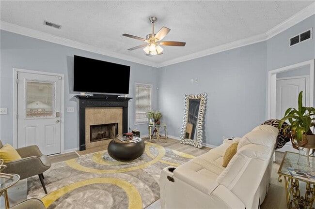 Building Photo - 40 Pine Shadow Cir