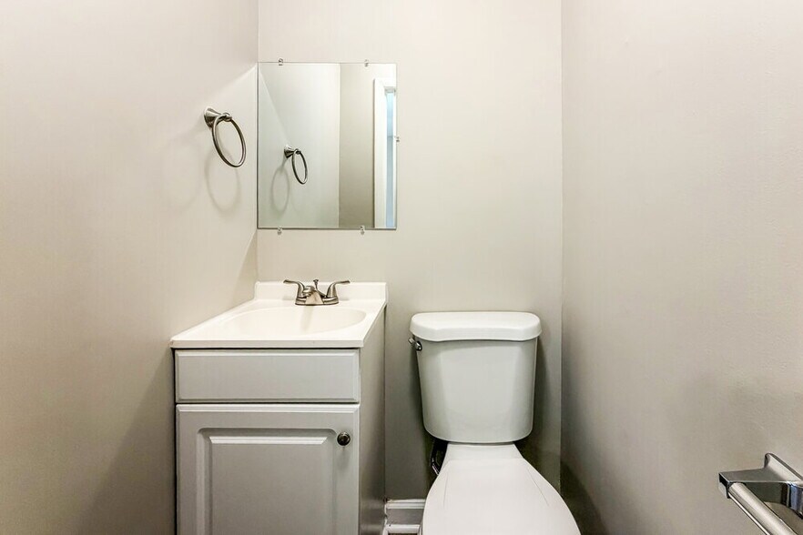 Building Photo - 4983 Karen Ray Dr