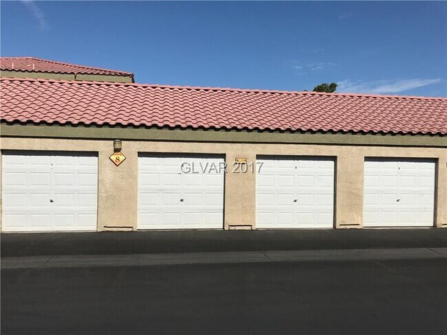Building Photo - 7885 W Flamingo Rd