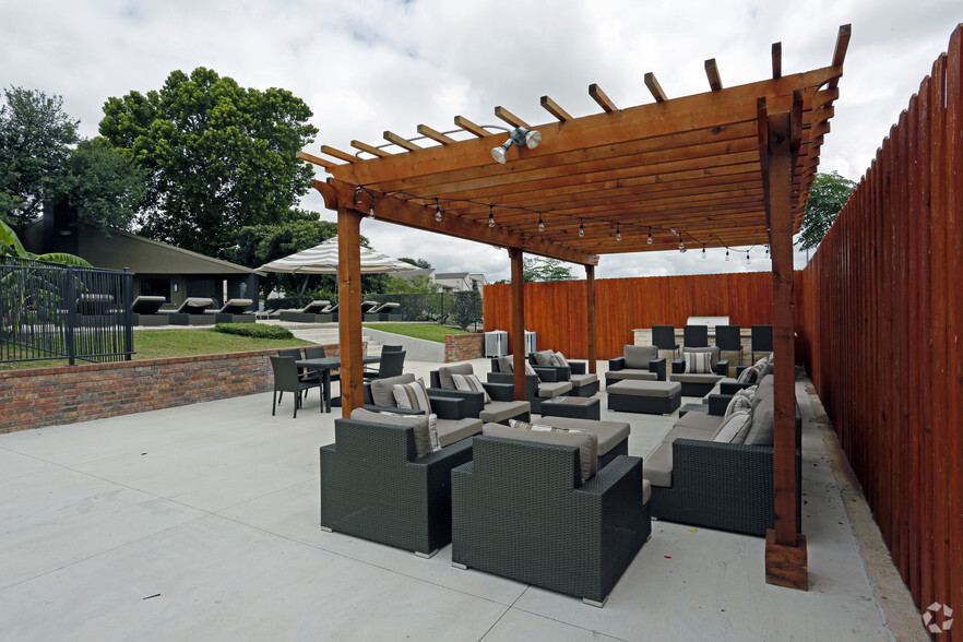 Outdoor Lounge - Cornerstone At Overlook