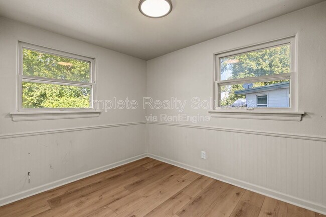 Building Photo - 1395 St Jean St