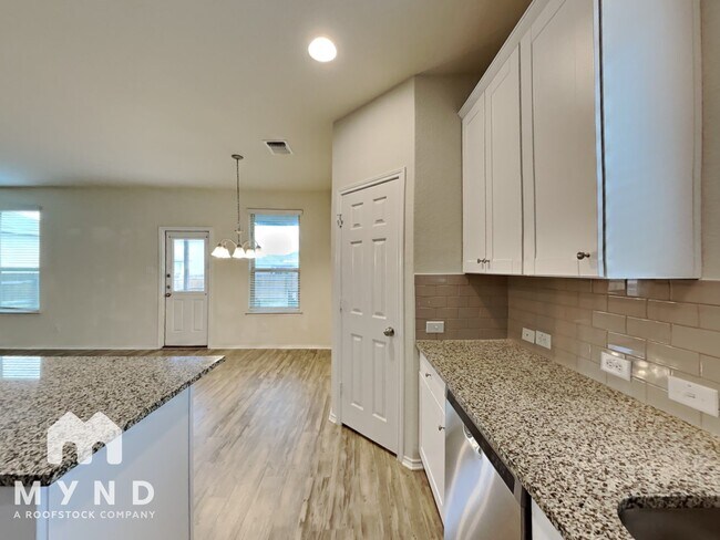 Building Photo - 113 Kildeer Pass