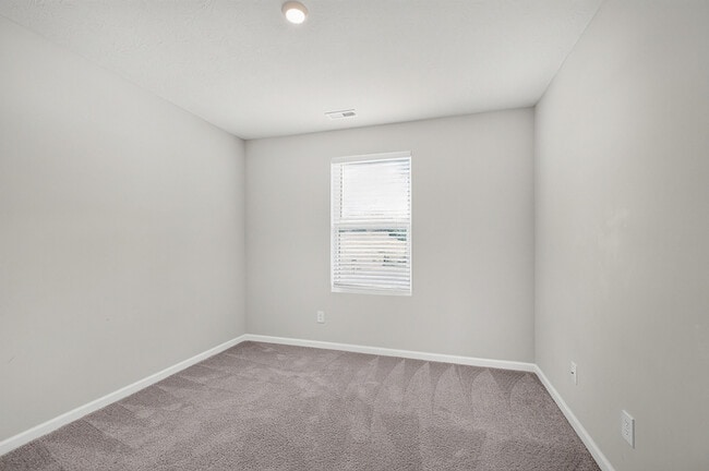 Building Photo - 2905 Shasta Dr