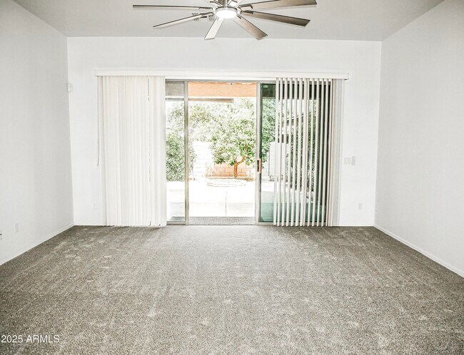 Building Photo - 1024 W Ayrshire Trail