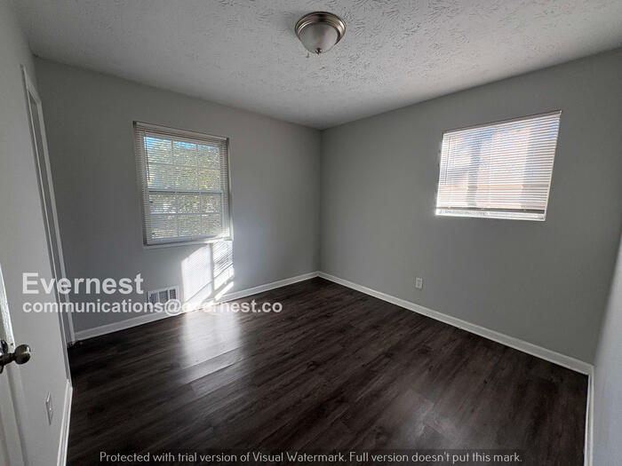 Building Photo - 193 W Canterbury Dr