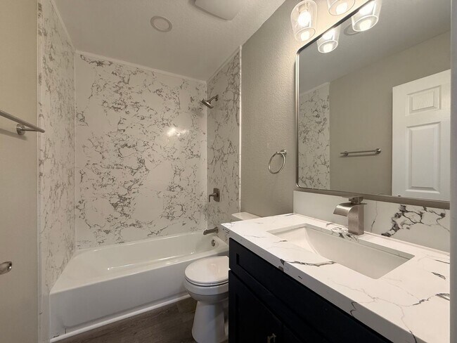 Building Photo - 7021-7023 Rutland Street