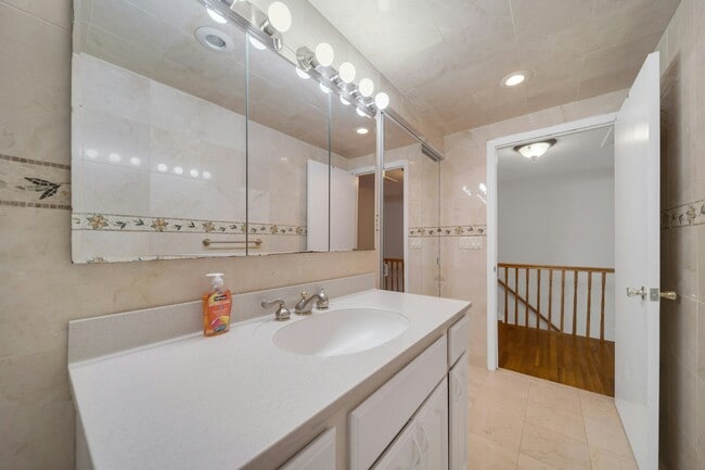 Building Photo - 68 Briarwood Ave