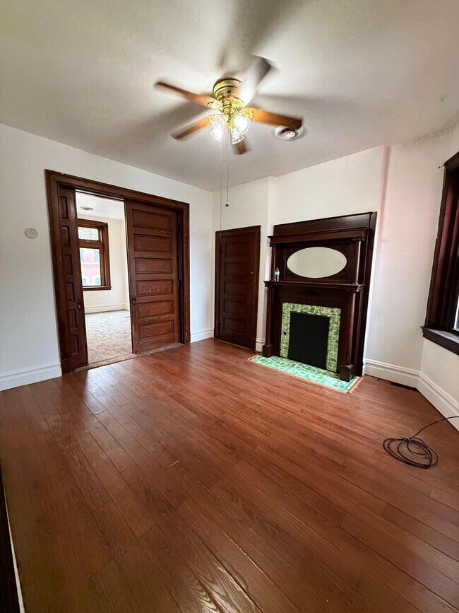 Building Photo - 1309 E Carson St