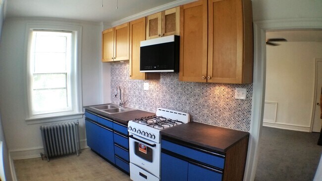 Kitchen - 5008 Penn St