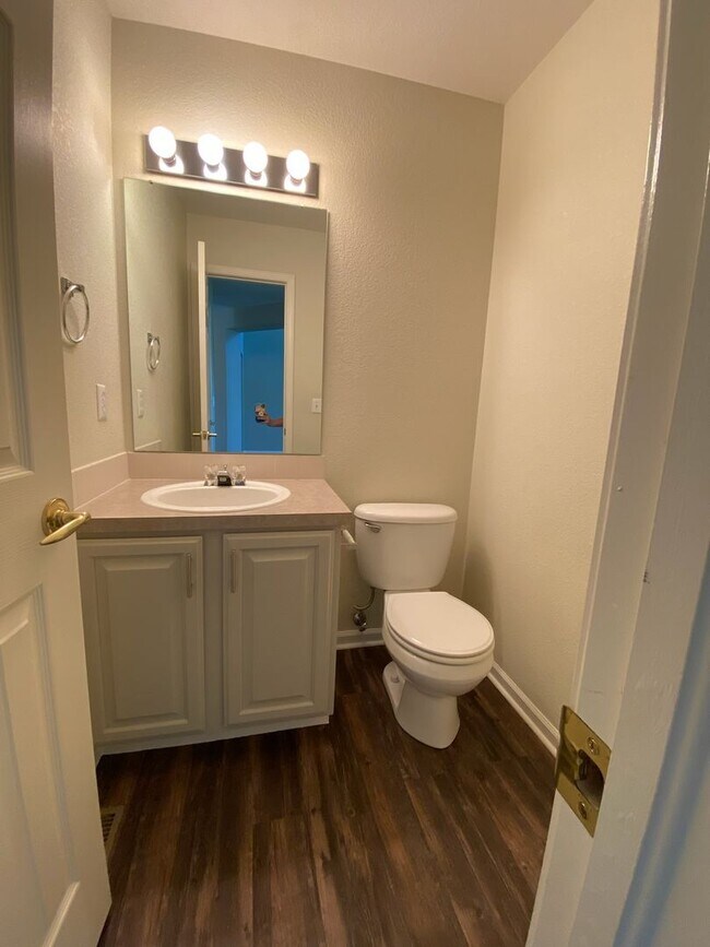 Building Photo - 2662 Paddington Rd