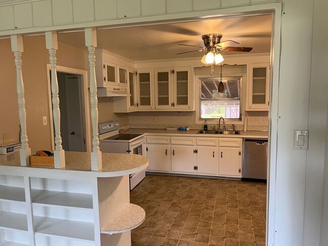Building Photo - 6460 Thrush Way