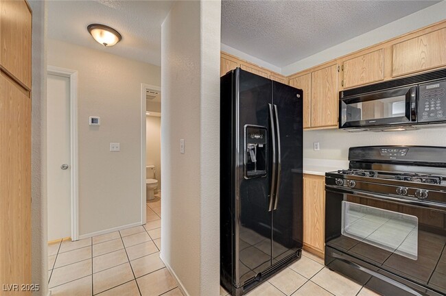 Building Photo - 9559 Belle Reserve St