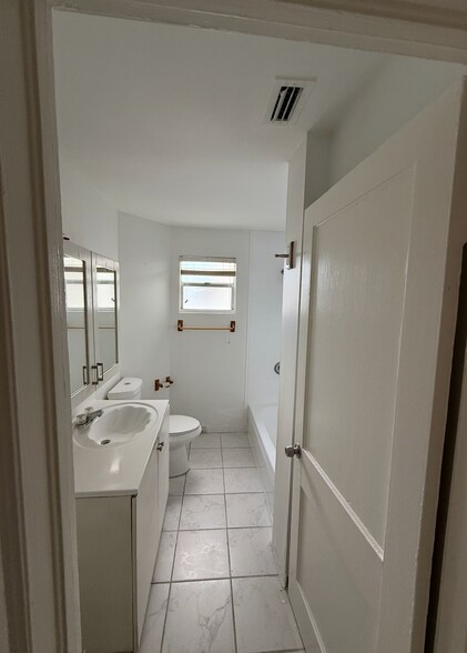 Building Photo - 251 NW 49th Ave