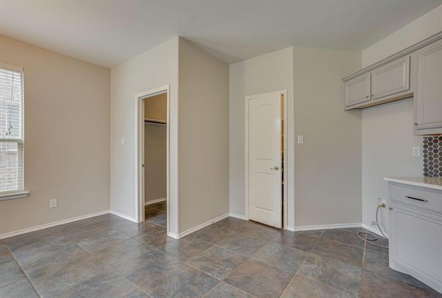 Building Photo - 4717 Hidden Pond Dr