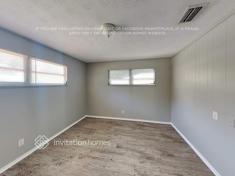 Building Photo - 4633 Waverly Ln