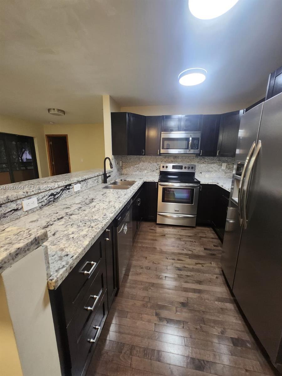 Building Photo - 20005 NE 3rd Ct