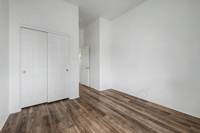 Building Photo - 16489 N Oachs Dr