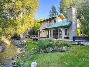 Building Photo - 233 Timberline Rd