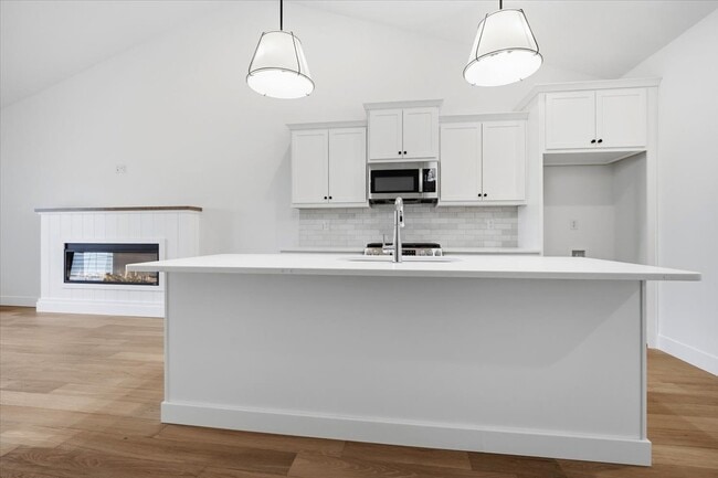 Building Photo - 15 Stone Ml Ct