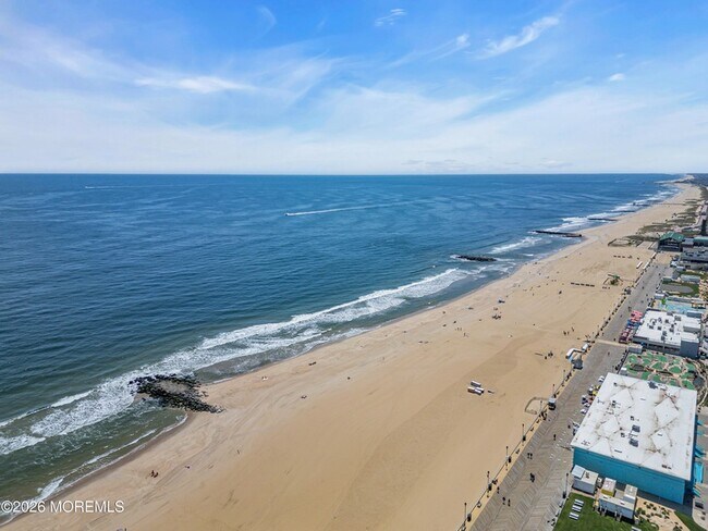 Building Photo - 1101 Ocean Ave N