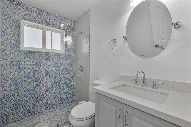 Building Photo - 3820 SW 92nd Ave