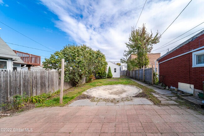 Building Photo - 2316 4th Ave