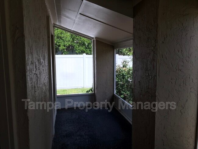Building Photo - 16214 Pebblebrook Dr