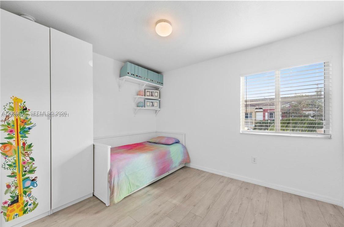 Building Photo - 1820 SW 89th Ter