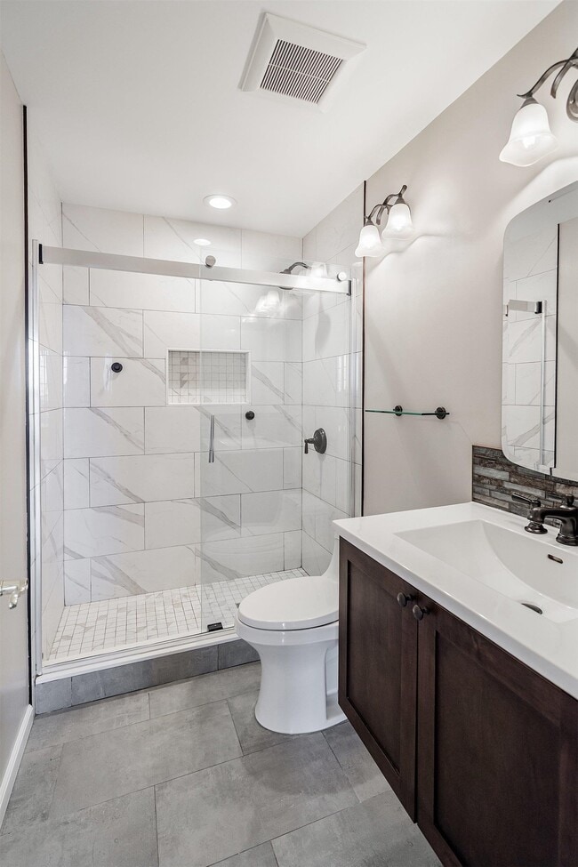 Building Photo - 100 Shearwater Ct E