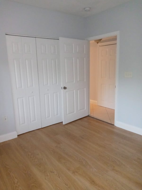 Building Photo - 4401 Crystal Lake Dr