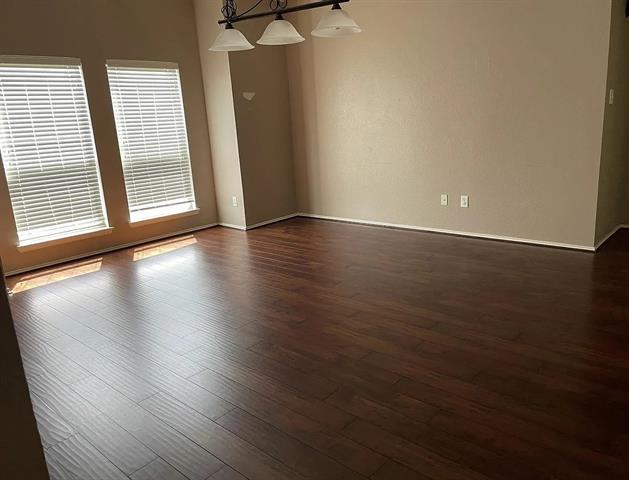 Building Photo - 1233 McMahan Dr