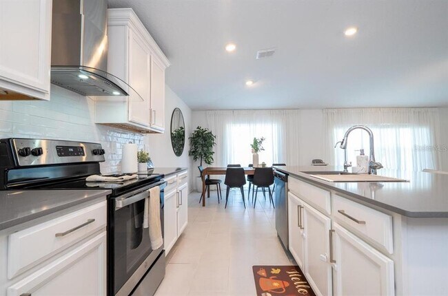 Building Photo - 5391 Preserve Blvd