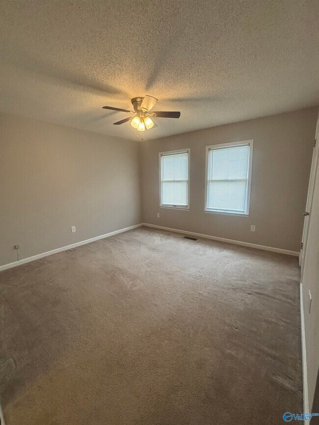 Building Photo - 11568 Jade Ln SE