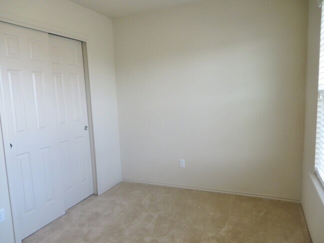 Building Photo - 3 Bedroom 2 Bathroom Sonterra West Home