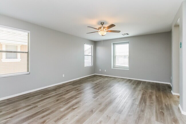 Building Photo - 1065 S Cheshire Ln