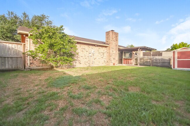 Building Photo - 6310 W Ridgecreek Dr
