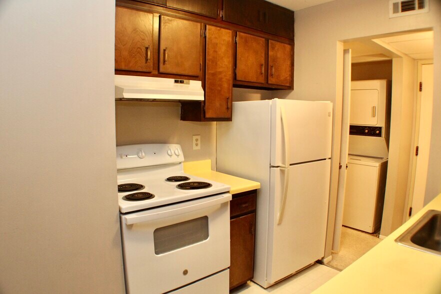 Building Photo - 910 Chestnut Hill Dr