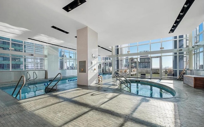 Building Photo - 350 W 42nd St