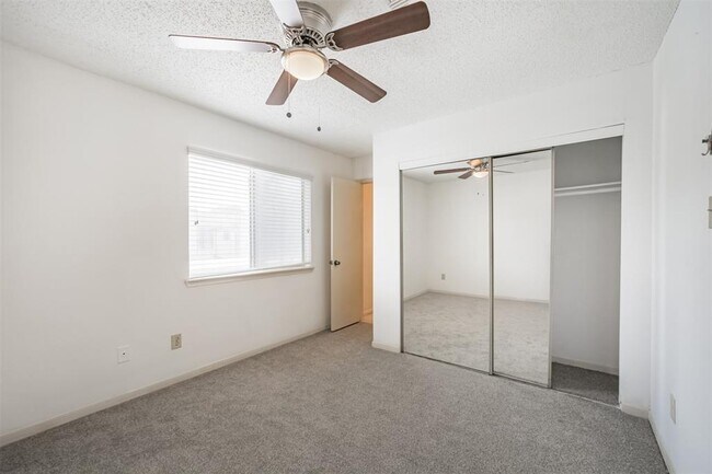 Building Photo - 12500 Brookglade Cir