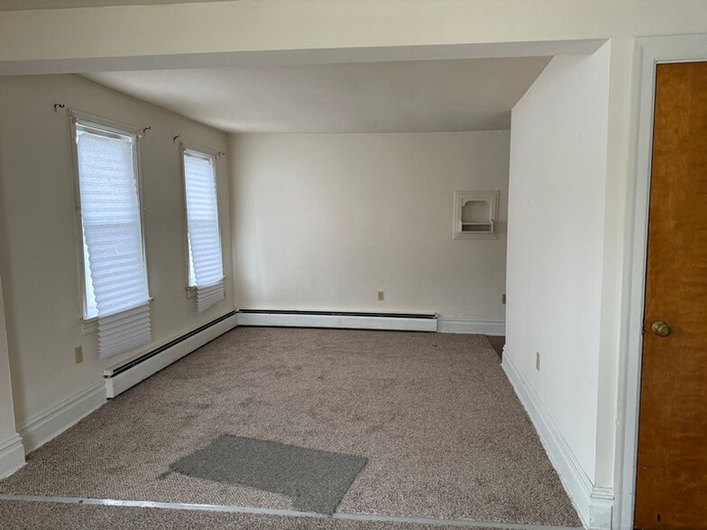 Building Photo - 261 E St