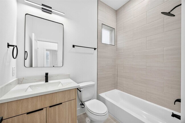 Building Photo - 4633 Mallow St