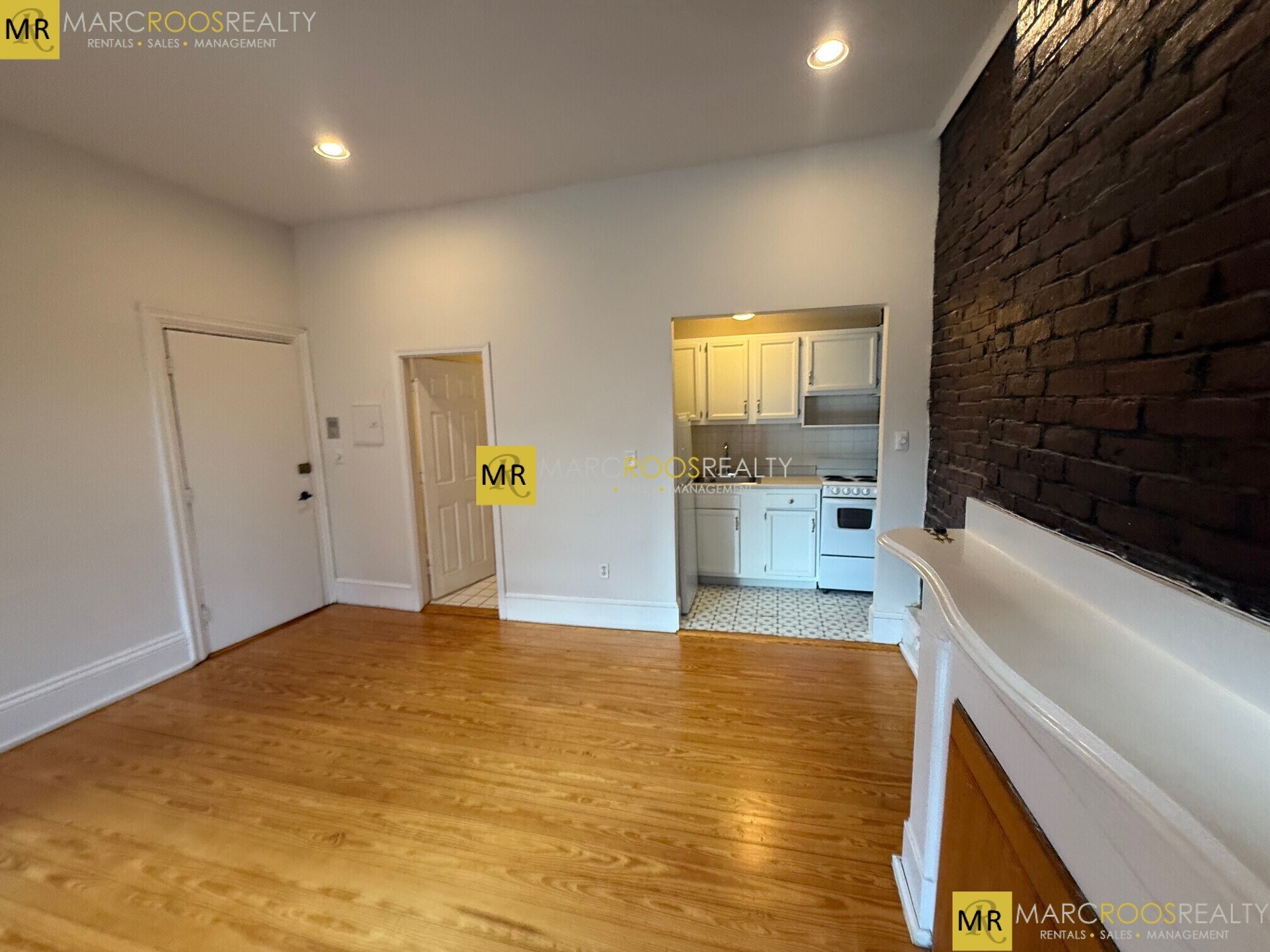 Building Photo - 672 Tremont St