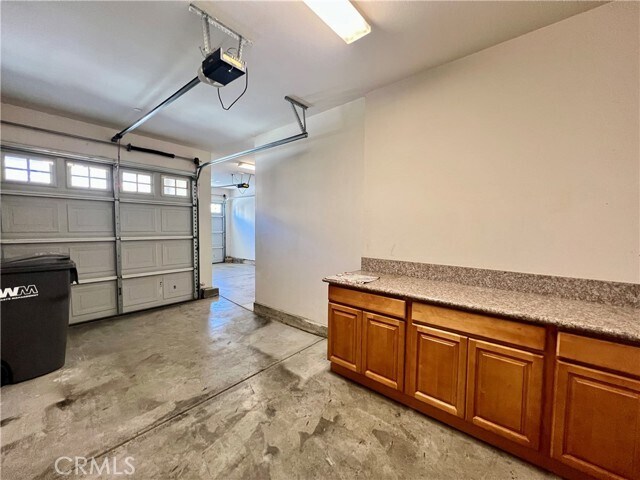 Building Photo - 6614 Mogano Dr