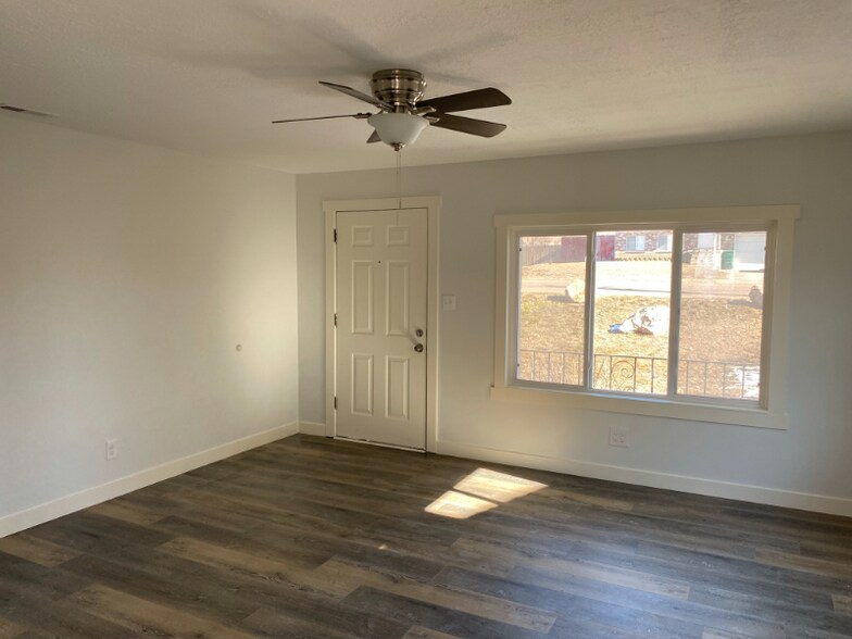 Building Photo - 5239 S 2700 W