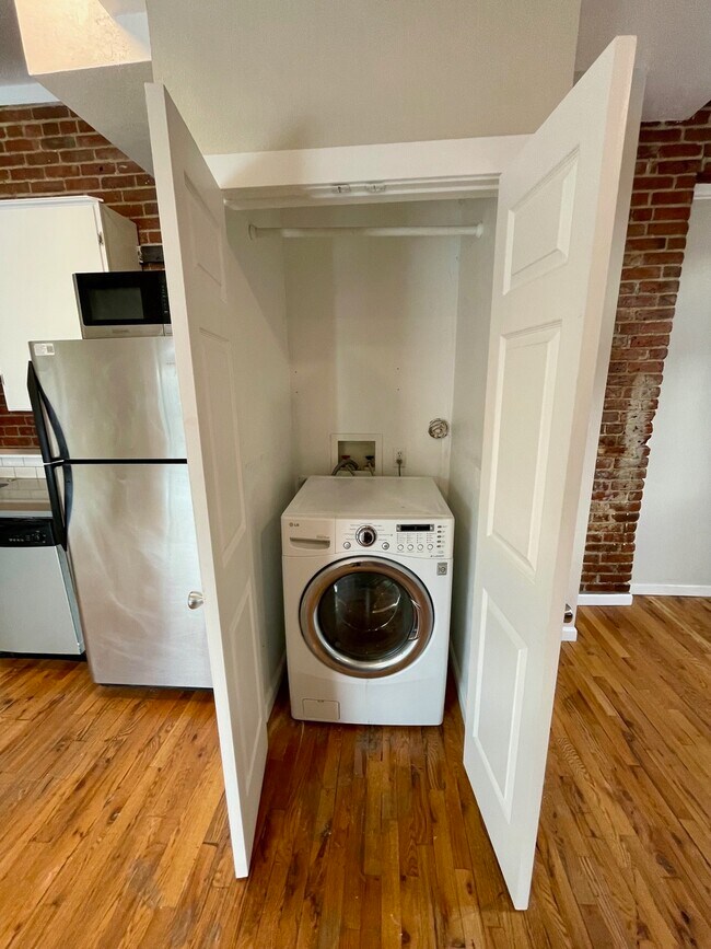 Building Photo - 5007 W 43rd Ave