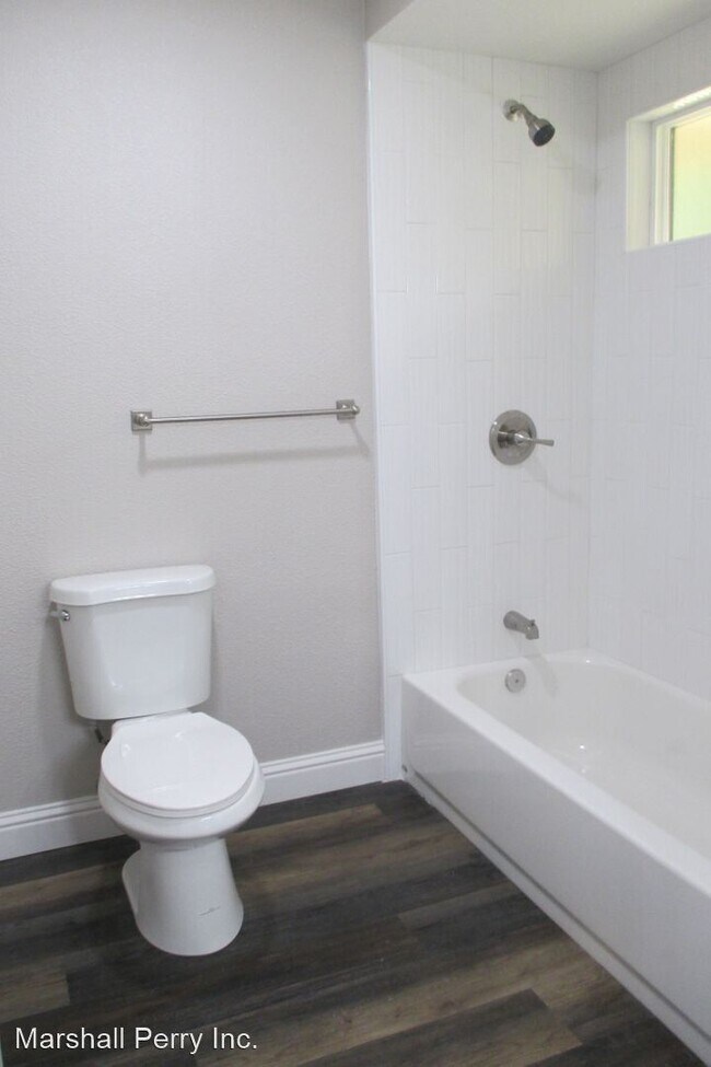 Building Photo - 4 br, 2 bath House - 2307 Crestview Dr.