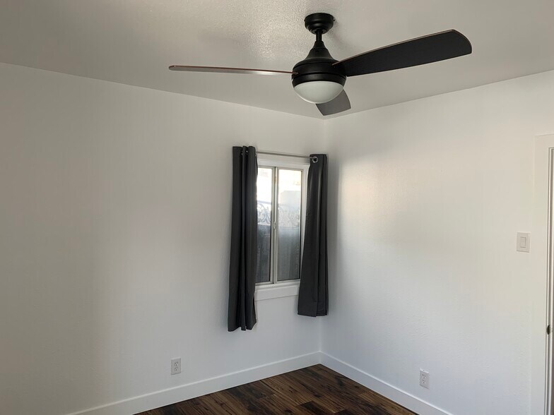 Building Photo - 754 West 18th Street