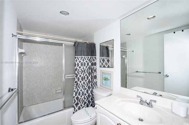 Building Photo - 3901 S Ocean Dr