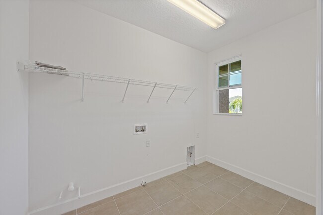Building Photo - Tamarind Grove Lane